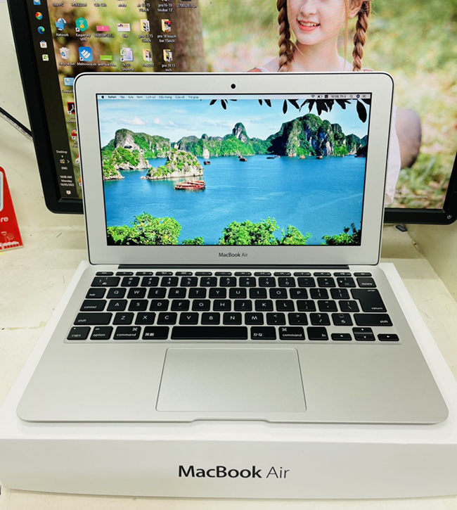 MacBook Pro 2018 15 inch Core i9 / 32GB / 512B